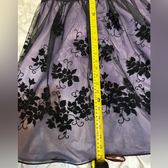 BELLA SWAN DRESS🖤 - Picture 9 of 9